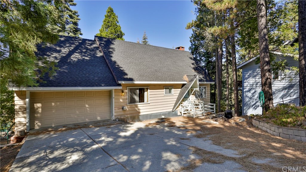 571 Grass Valley Road Lake Arrowhead, CA 92352 - Photo 1 of 41