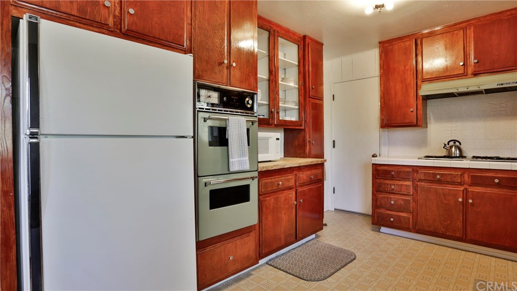 571 Grass Valley Road Lake Arrowhead, CA 92352 - Photo 13 of 41