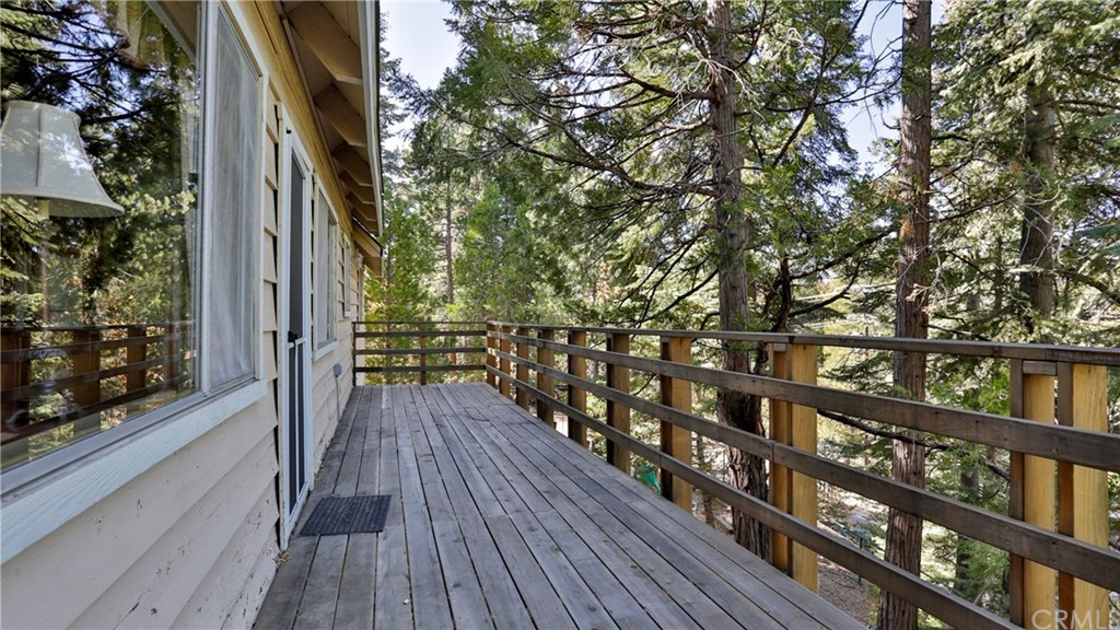 571 Grass Valley Road Lake Arrowhead, CA 92352 - Photo 18 of 41