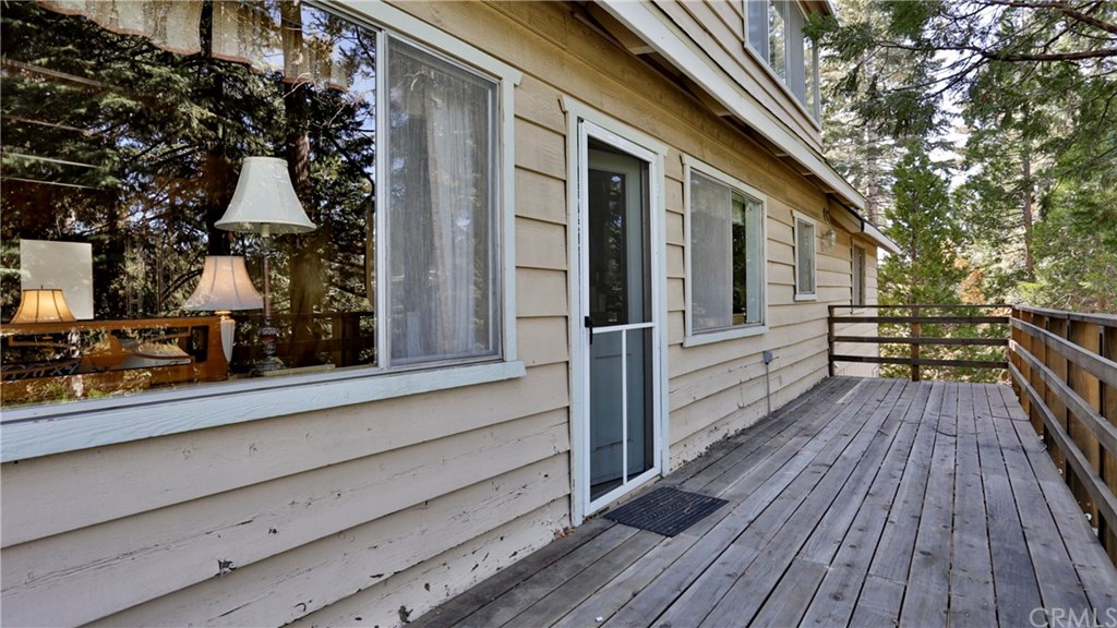 571 Grass Valley Road Lake Arrowhead, CA 92352 - Photo 19 of 41