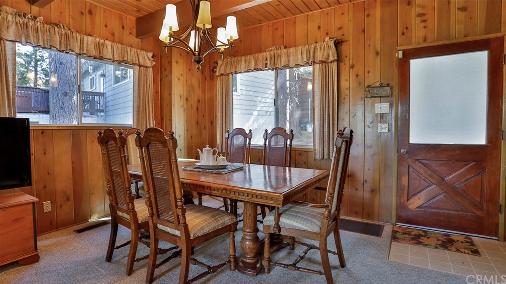 571 Grass Valley Road Lake Arrowhead, CA 92352 - Photo 9 of 41