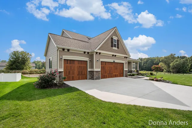 $850,000 | 1936 Red Barn Drive, Hudsonville, MI 49426