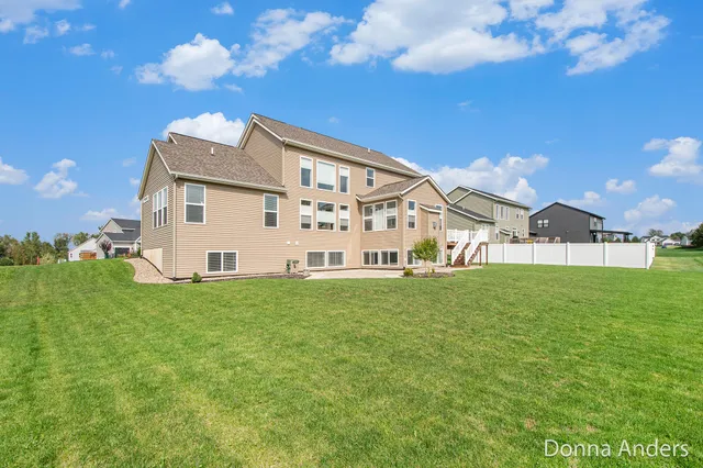 $850,000 | 1936 Red Barn Drive, Hudsonville, MI 49426