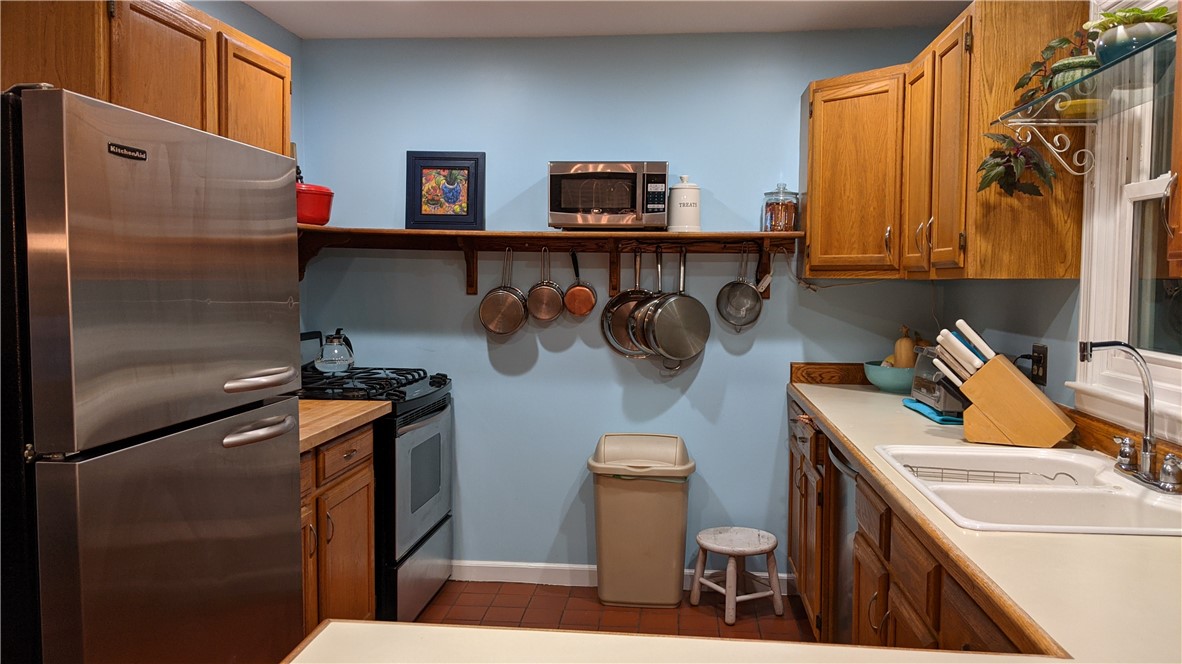 89 Moosup Valley Road Foster, RI 02825 - Photo 16 of 33