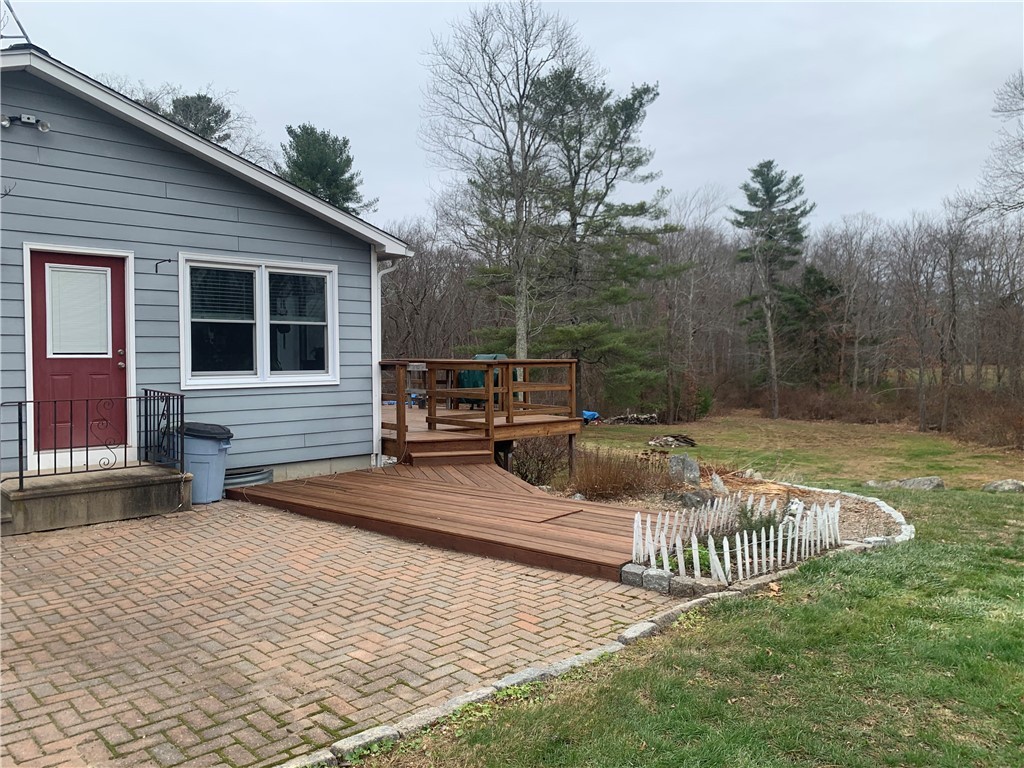 89 Moosup Valley Road Foster, RI 02825 - Photo 2 of 33
