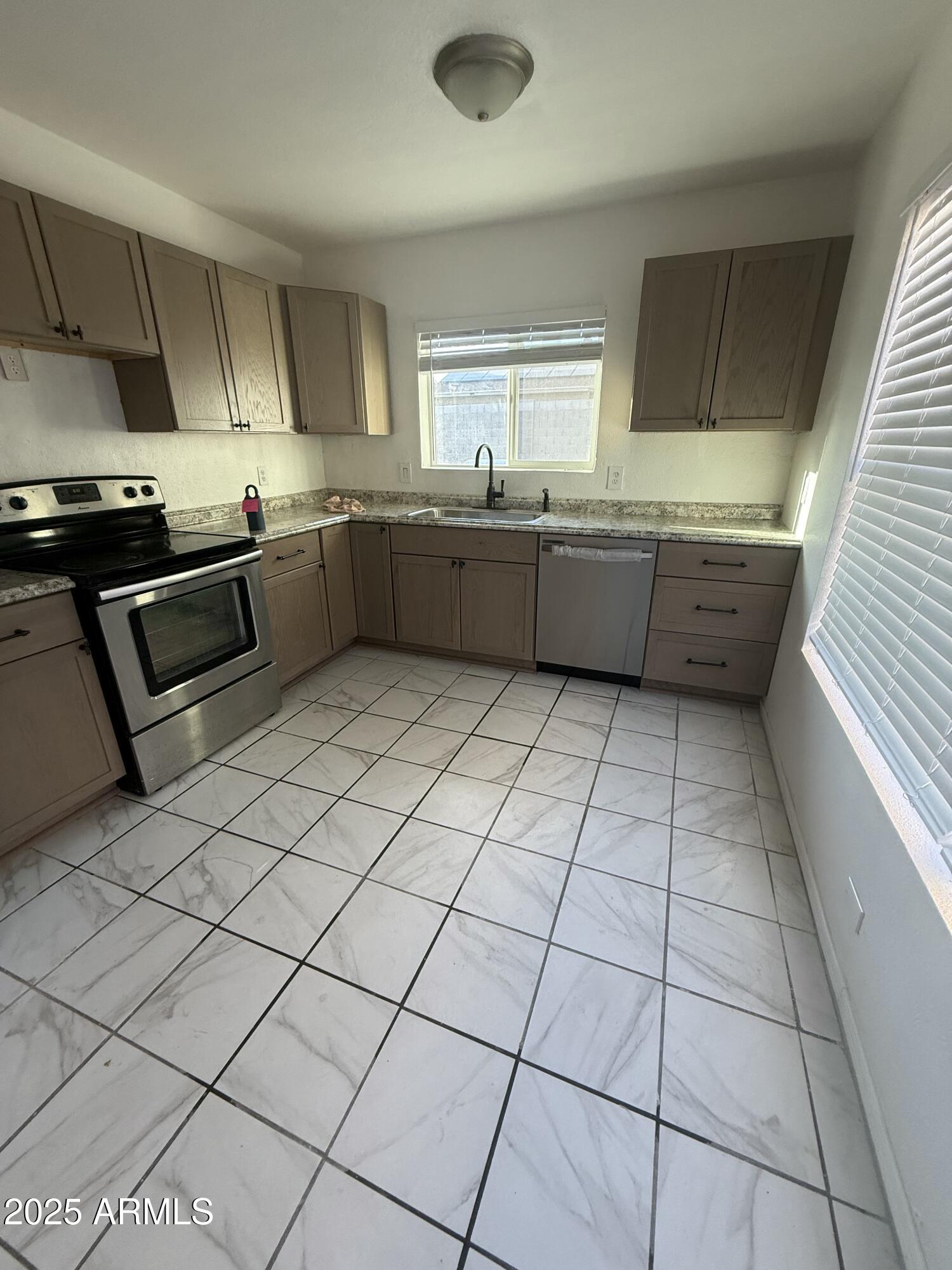 6252 Covina Road Mesa, AZ 85205 - Photo 7 of 15 IMG_7646