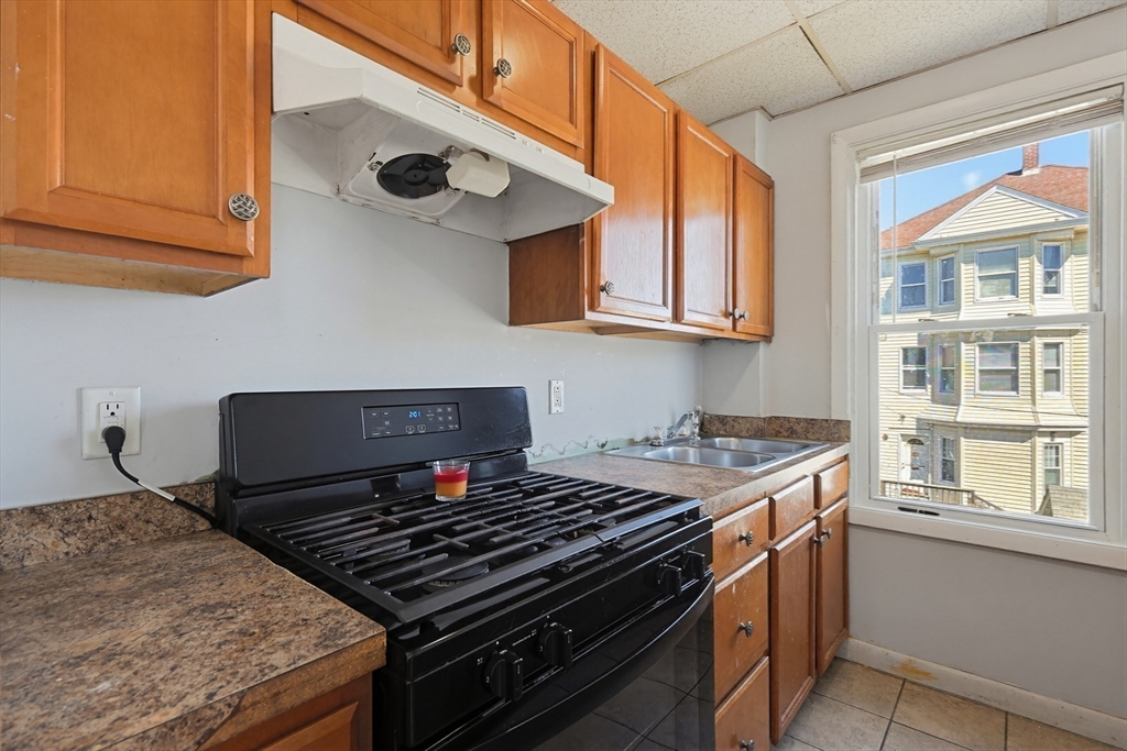 464 Birch Street Fall River, MA 02724 - Photo 7 of 35