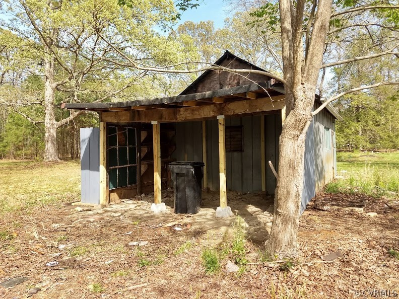 7330 Willson Road Henrico, VA 23231 - Photo 14 of 18 lean-two on rear of outbuilding