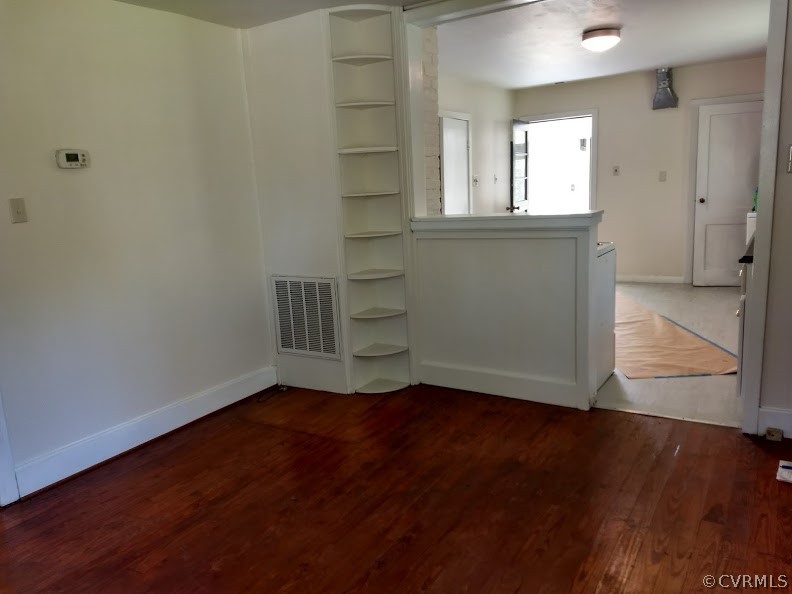 7330 Willson Road Henrico, VA 23231 - Photo 4 of 18 Living room looking into kitchen