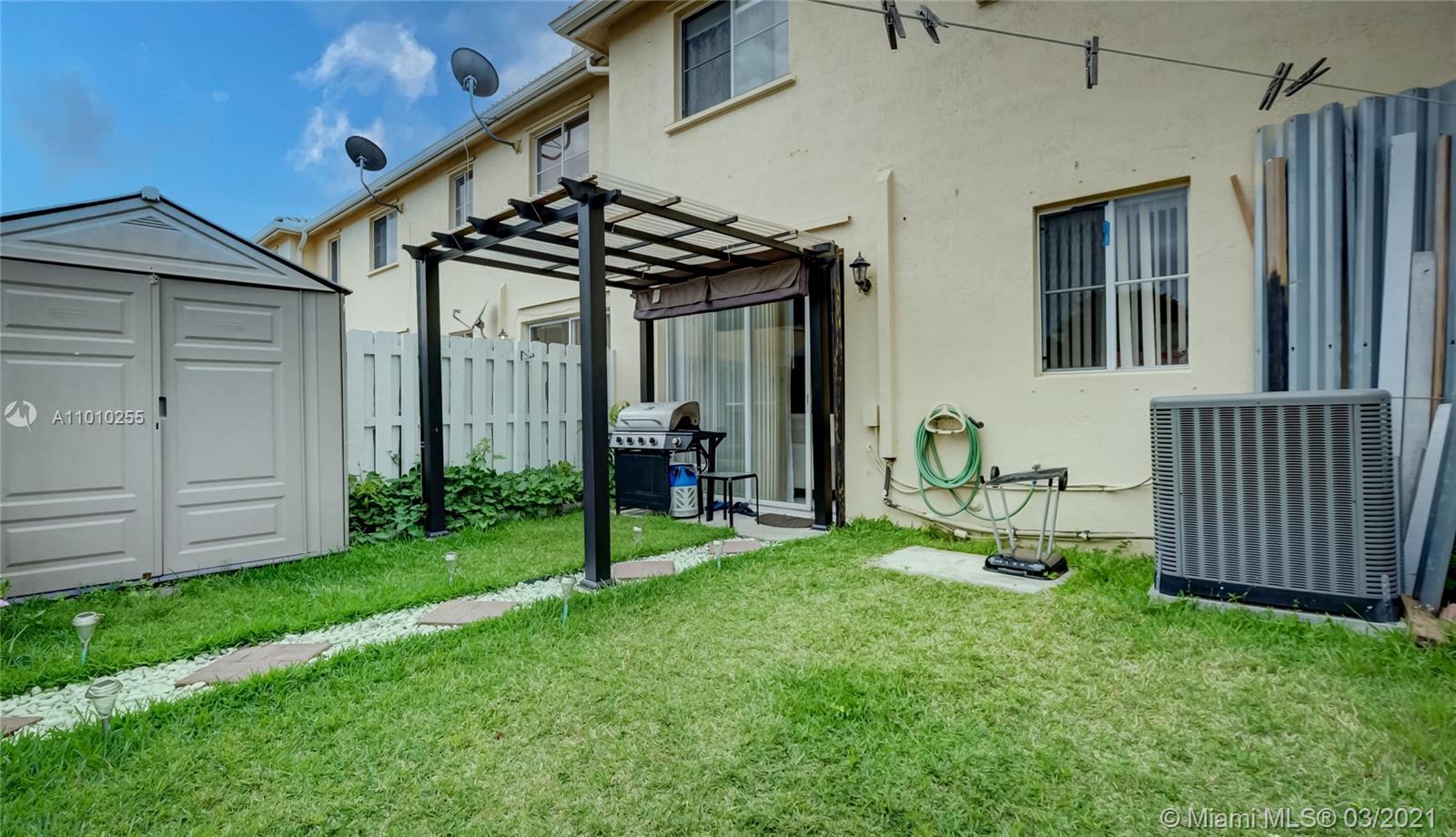 6980 Northwest 177th Street, Unit L102 Hialeah, FL 33015 - Photo 32 of 45