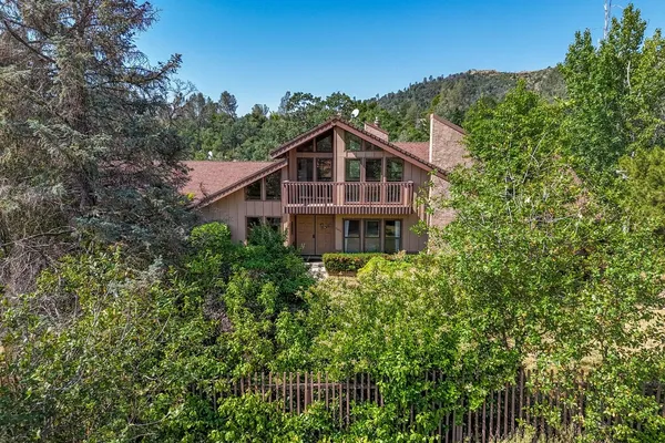 $819,500 | 8846 Goldstone Lane, Redding, CA 96001