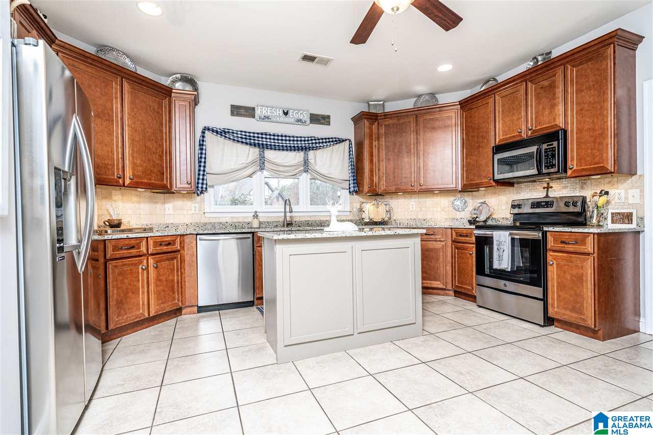 601 Foothills Trace Chelsea, AL 35043 - Photo 6 of 37