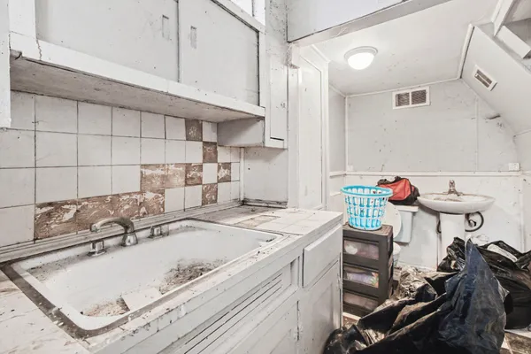 $70,000 | 8304 Robson Street, Detroit, MI 48228