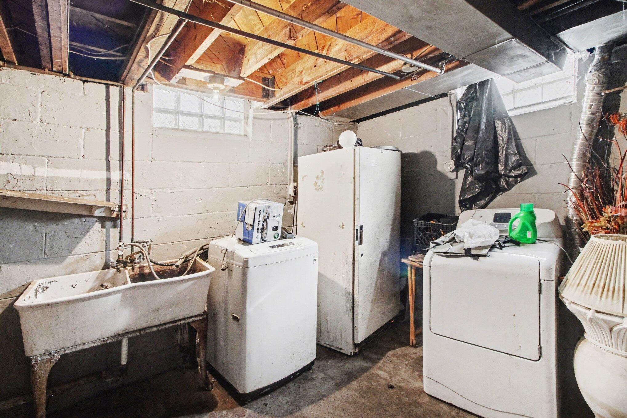 8304 Robson Street Detroit, MI 48228 - Photo 19 of 25 018_file_3457