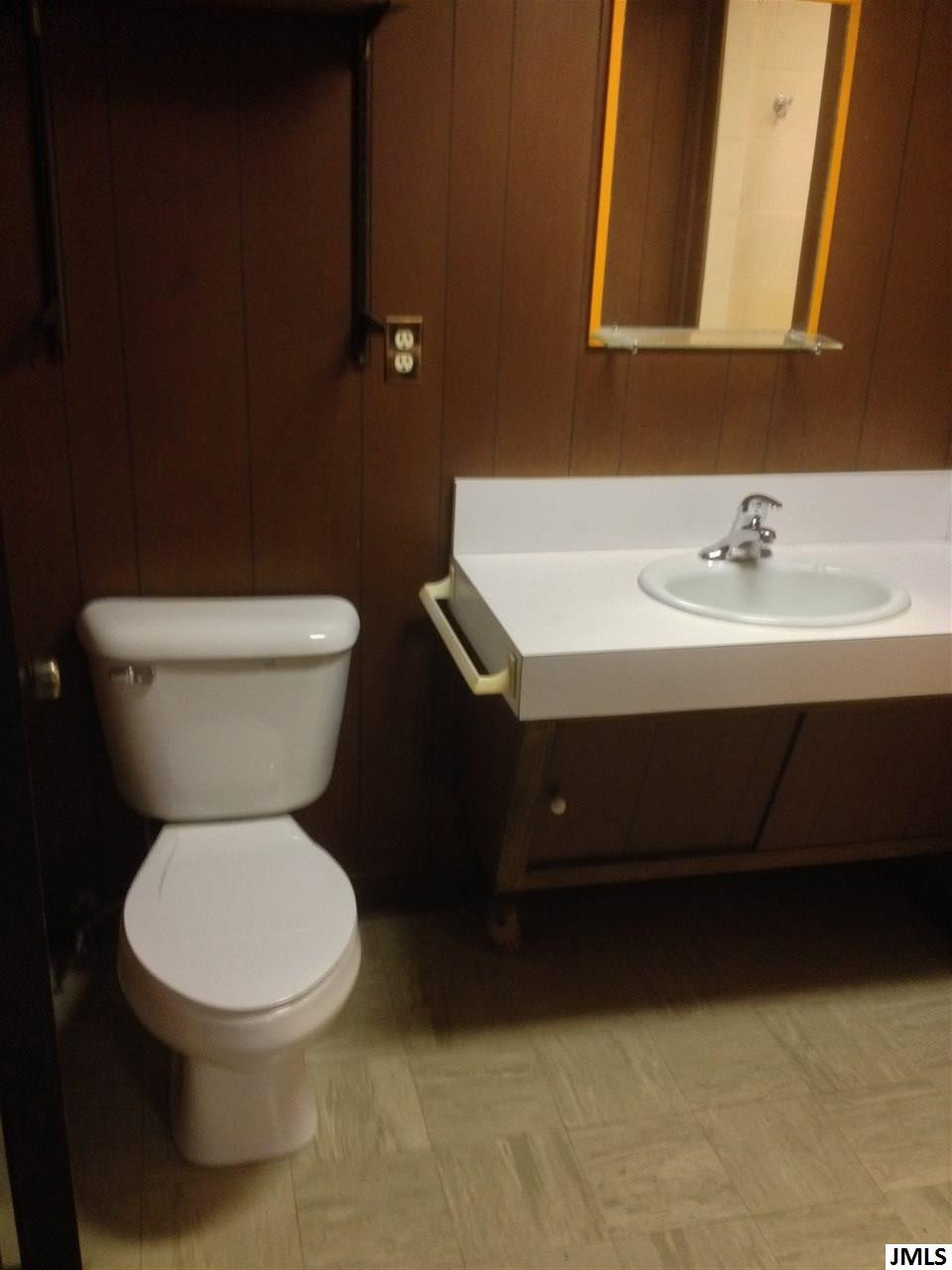 214 South Sutton Road Jackson, MI 49203 - Photo 11 of 12 Photo 11