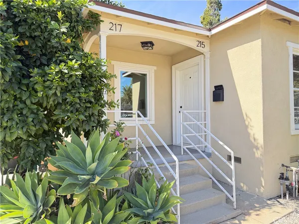 $3,150 | 215 South Mills Avenue, Claremont, CA 91711
