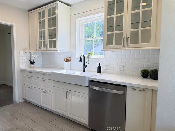 $3,150 | 215 South Mills Avenue, Claremont, CA 91711