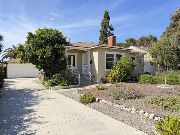 $3,150 | 215 South Mills Avenue, Claremont, CA 91711