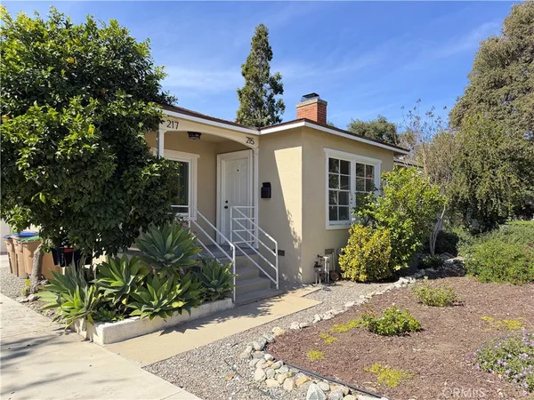 $3,150 | 215 South Mills Avenue, Claremont, CA 91711