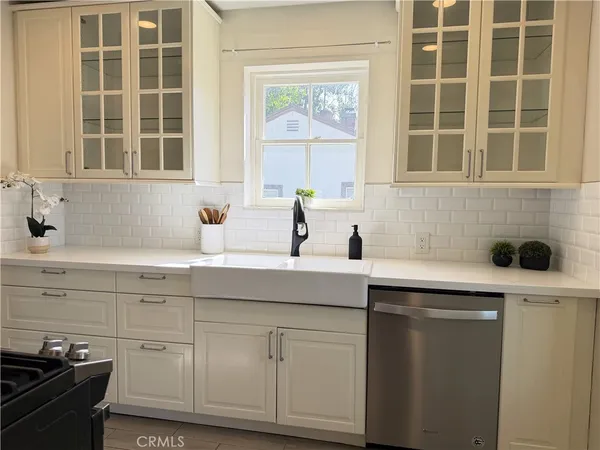 $3,150 | 215 South Mills Avenue, Claremont, CA 91711