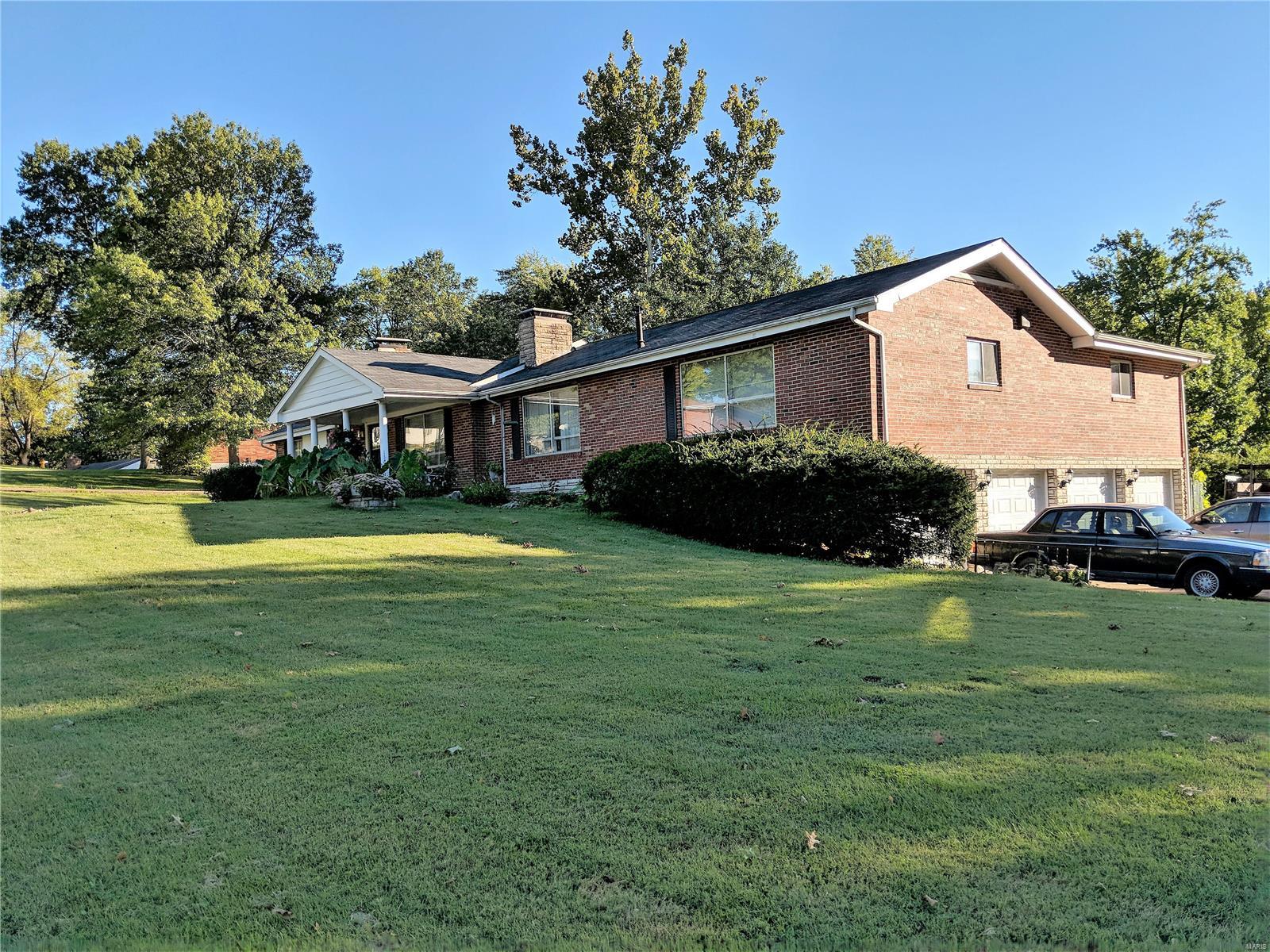 43 Green Acres Road St. Louis, MO 63137 - Photo 1 of 46