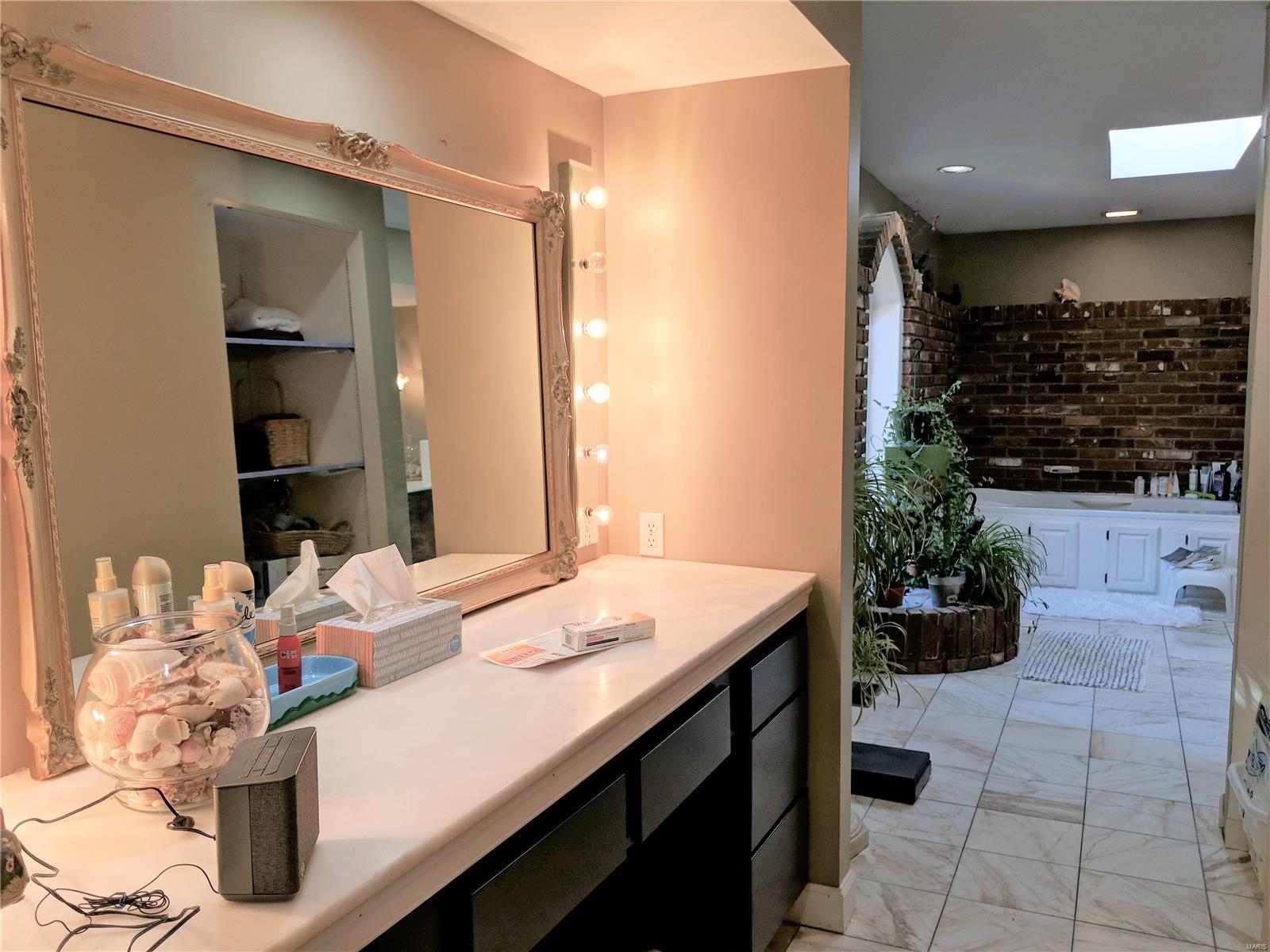 43 Green Acres Road St. Louis, MO 63137 - Photo 15 of 46