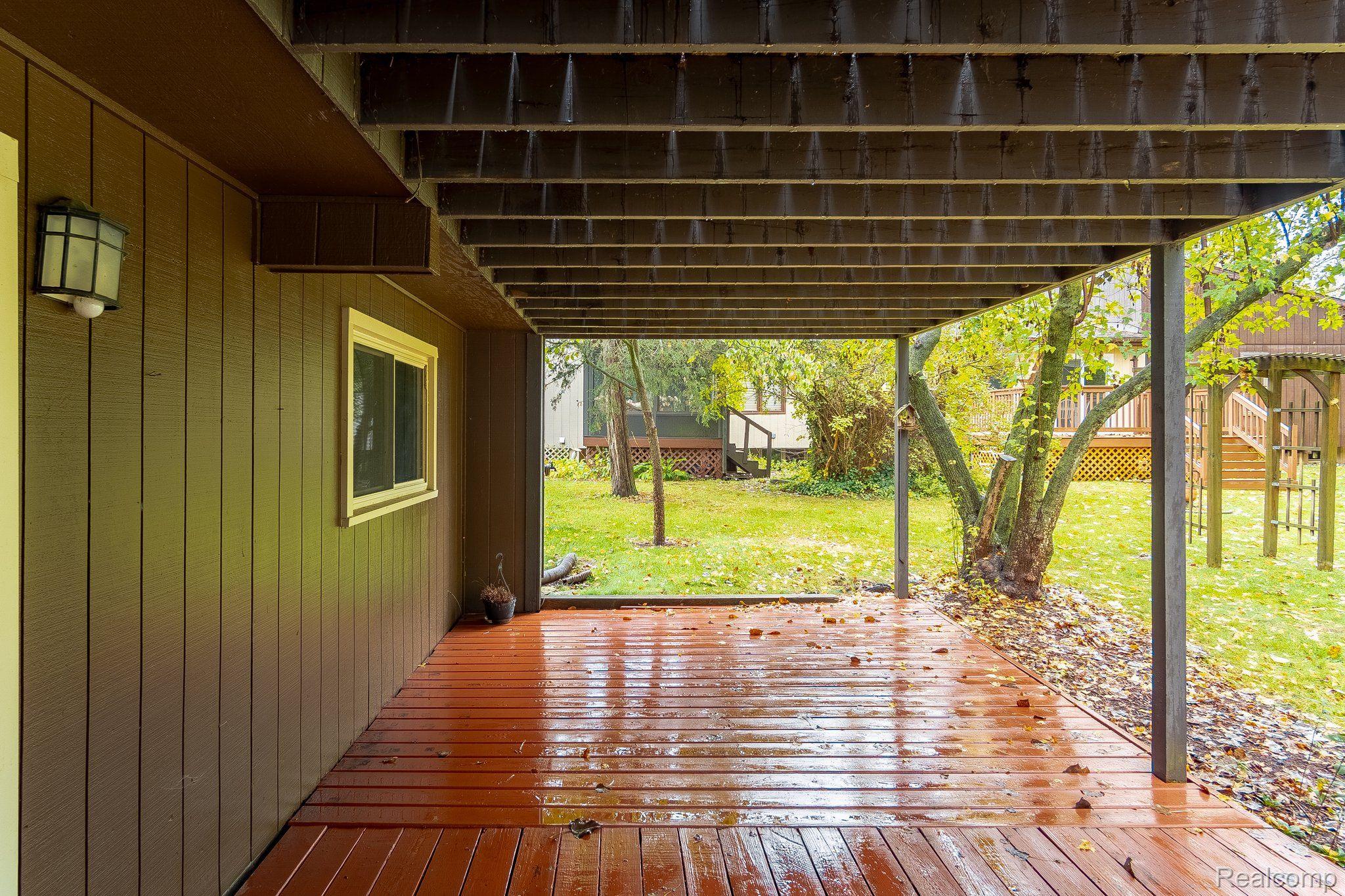 205 George Street Flushing, MI 48433 - Photo 33 of 40 LL deck