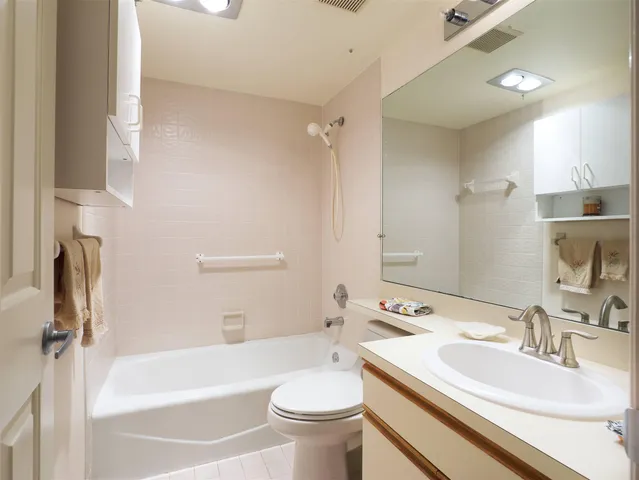 $350,000 | 101 Waterview Drive, Unit 1011, Palm Beach Gardens, FL 33418