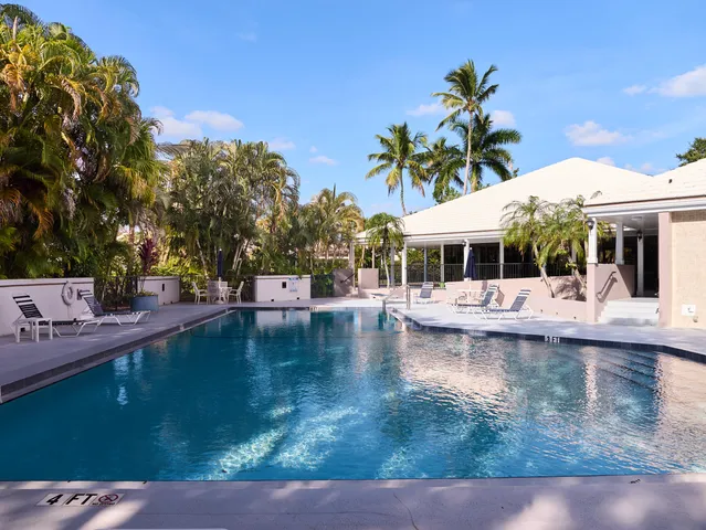 $350,000 | 101 Waterview Drive, Unit 1011, Palm Beach Gardens, FL 33418