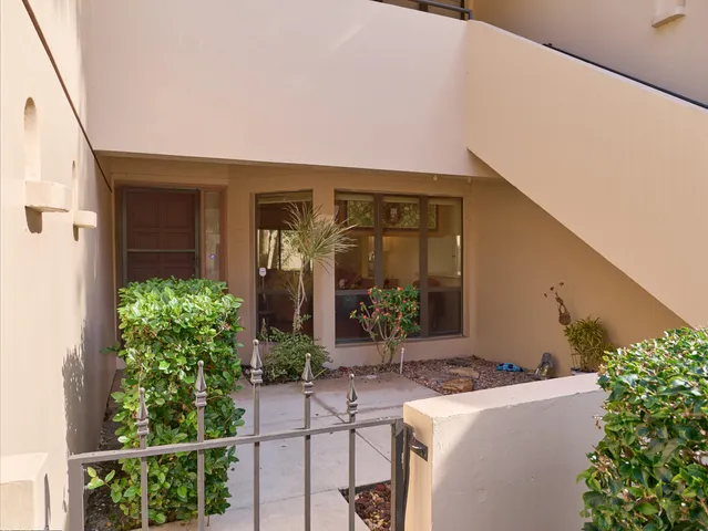 $350,000 | 101 Waterview Drive, Unit 1011, Palm Beach Gardens, FL 33418