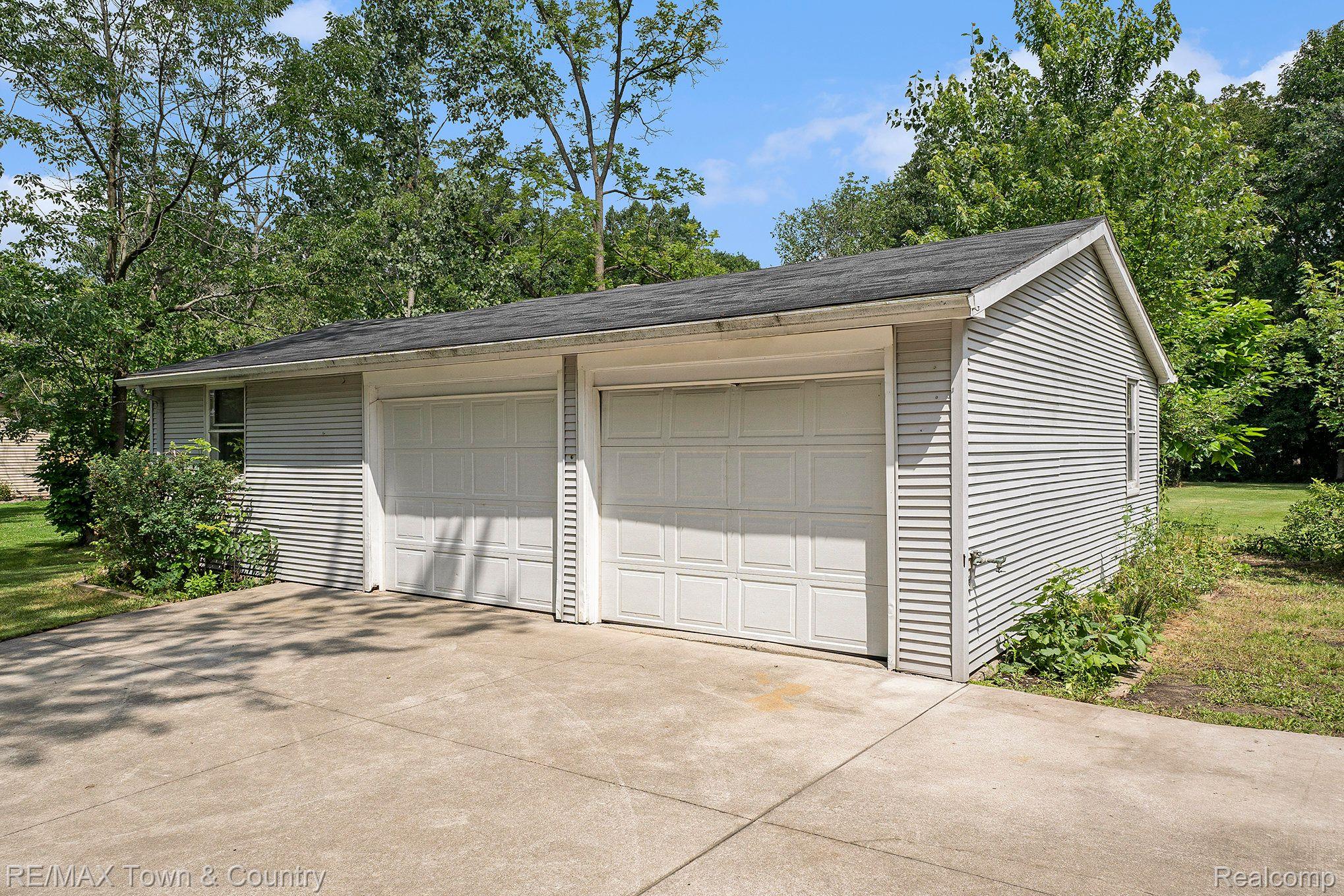 6216 Beecher Road Flint, MI 48532 - Photo 28 of 35 Gallery Image 28