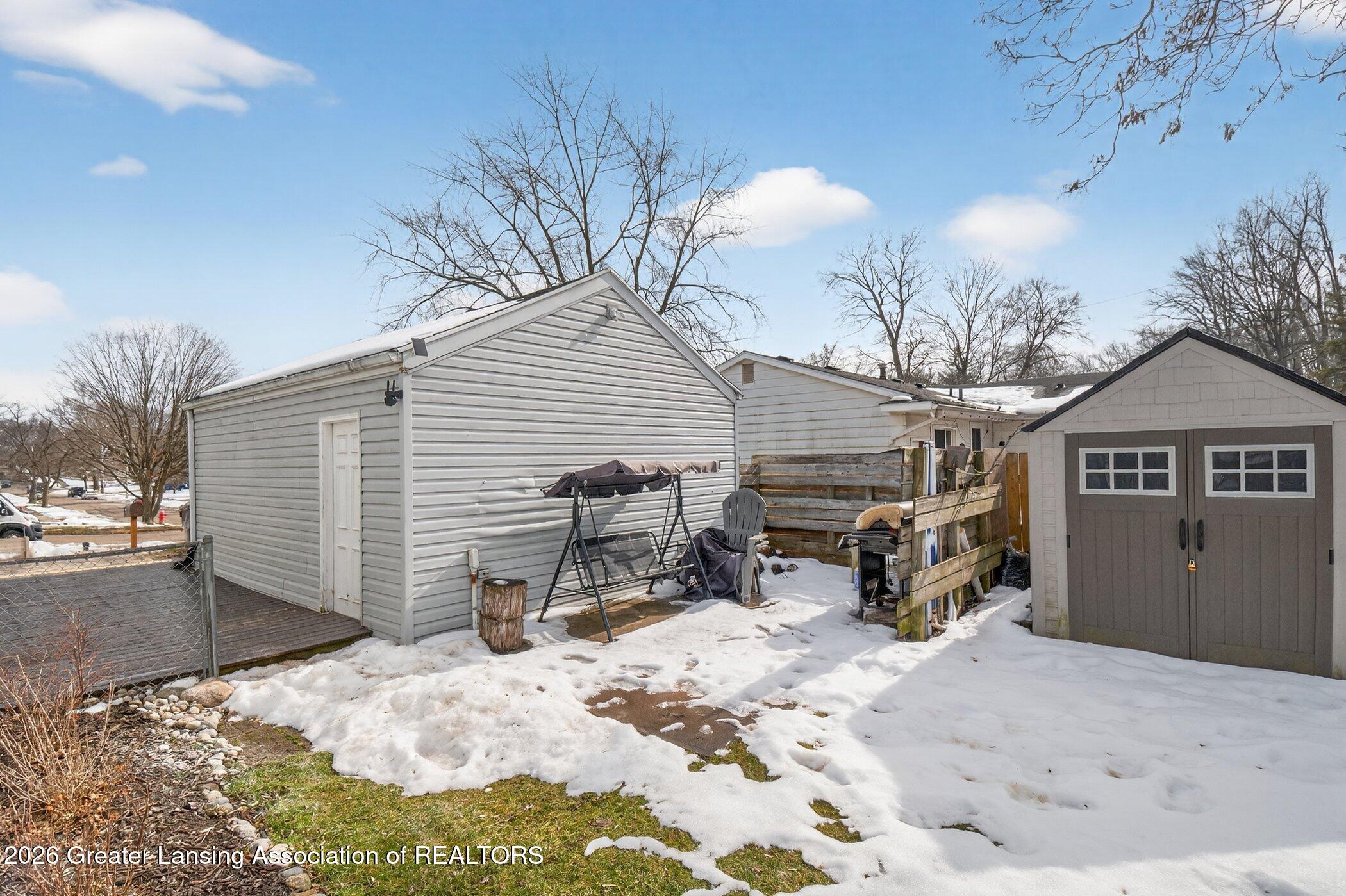 1109 Westfield Road Lansing, MI 48917 - Photo 24 of 26 1109-Westfield-Rd-WindowStill 27