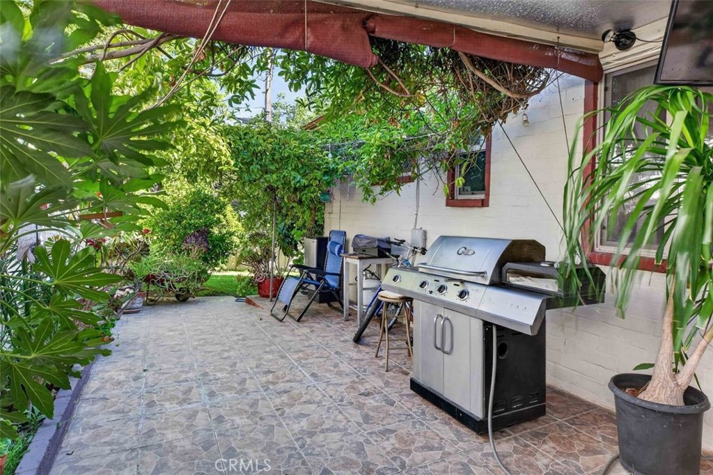 820 South Kenneth Road Burbank, CA 91501 - Photo 18 of 42