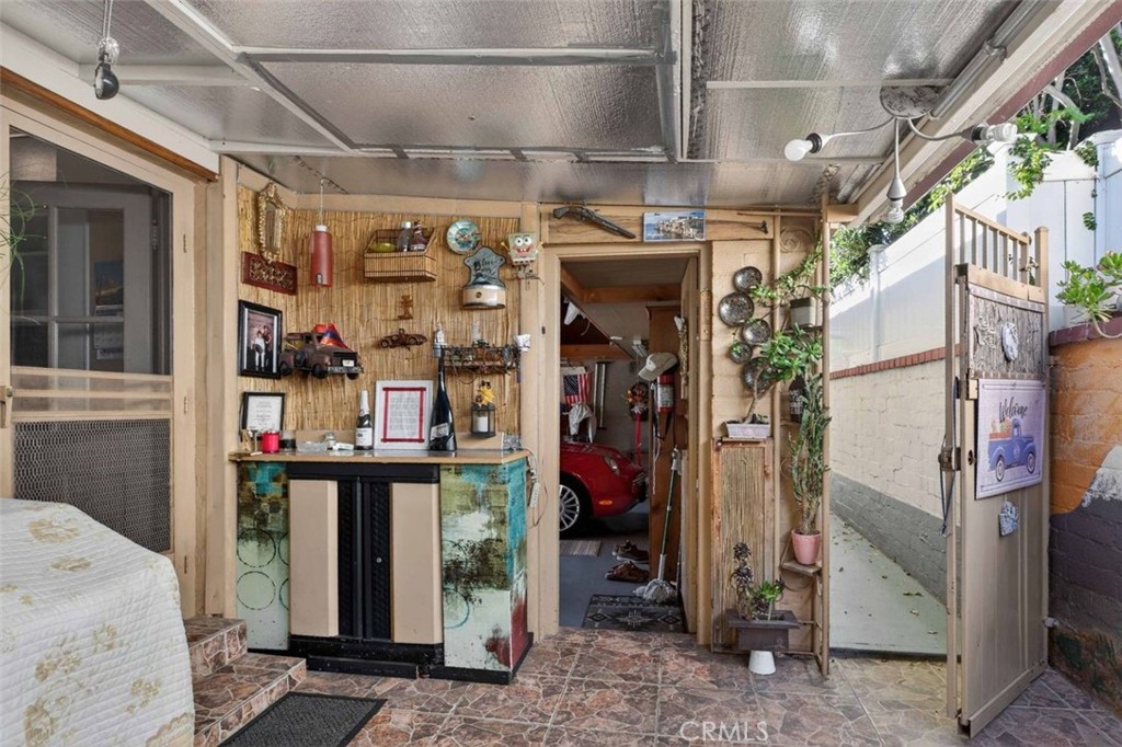 820 South Kenneth Road Burbank, CA 91501 - Photo 20 of 42