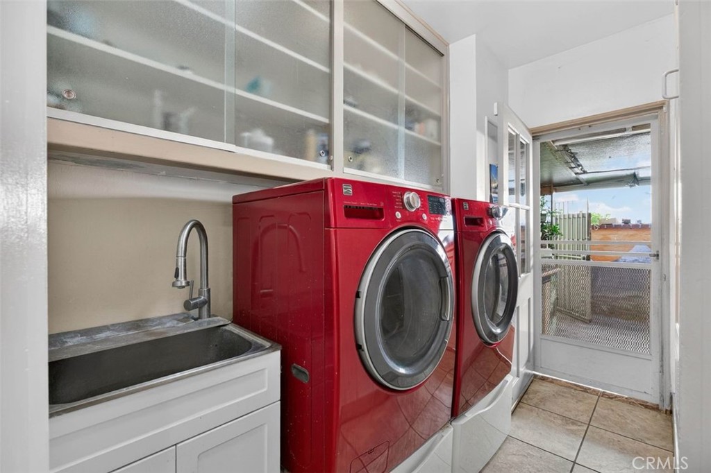 820 South Kenneth Road Burbank, CA 91501 - Photo 22 of 42