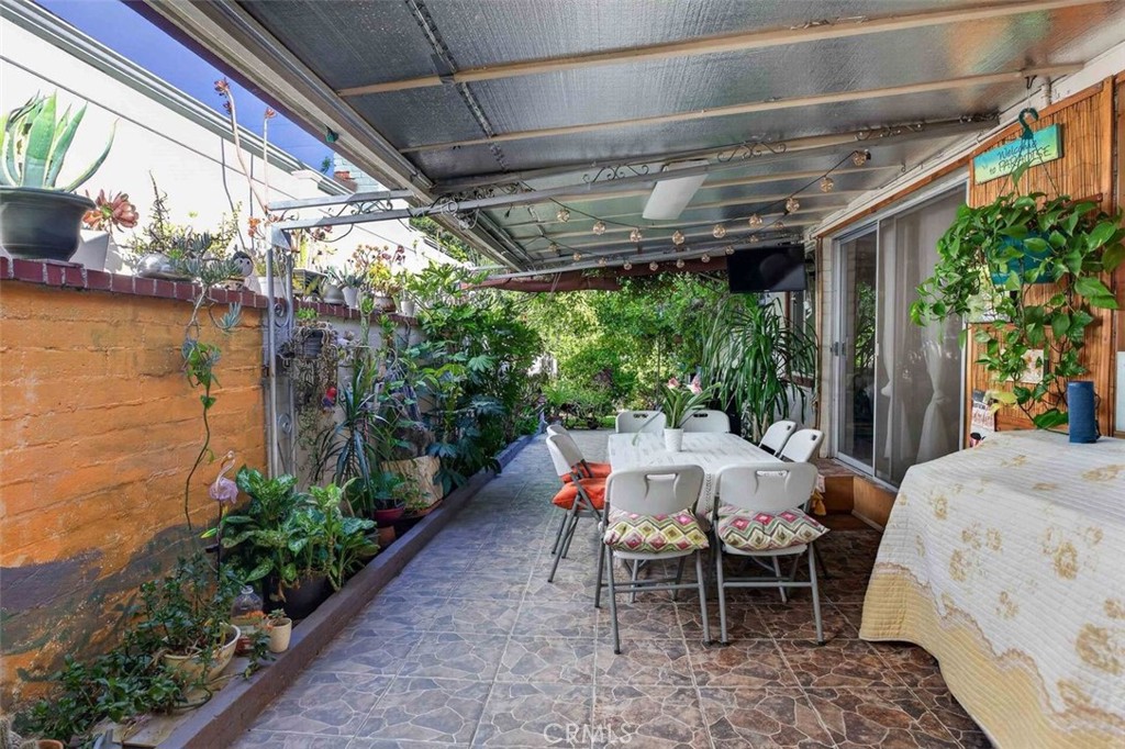 820 South Kenneth Road Burbank, CA 91501 - Photo 23 of 42