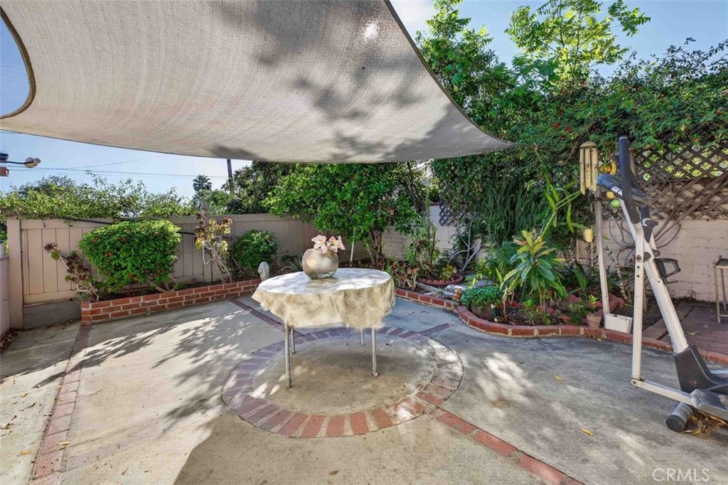 820 South Kenneth Road Burbank, CA 91501 - Photo 25 of 42