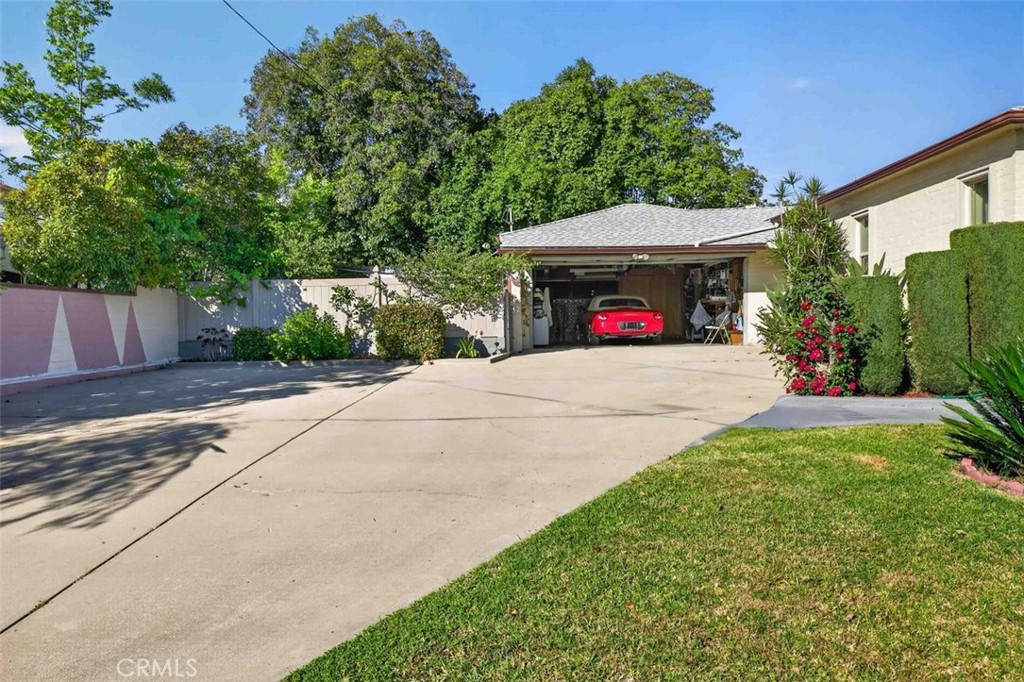 820 South Kenneth Road Burbank, CA 91501 - Photo 31 of 42