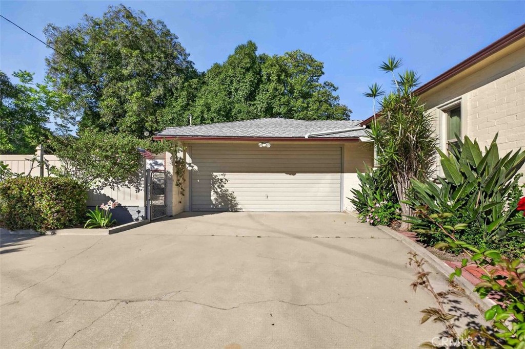 820 South Kenneth Road Burbank, CA 91501 - Photo 32 of 42