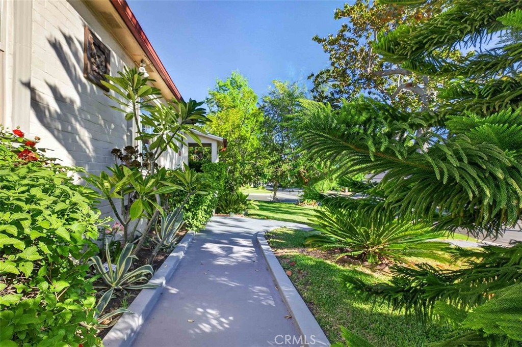 820 South Kenneth Road Burbank, CA 91501 - Photo 33 of 42