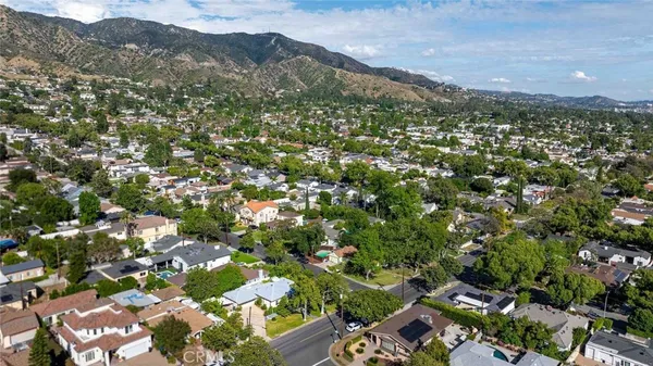 $1,399,000 | 820 South Kenneth Road, Burbank, CA 91501