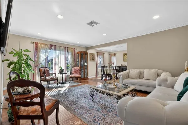 $1,399,000 | 820 South Kenneth Road, Burbank, CA 91501