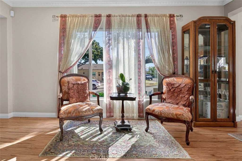 820 South Kenneth Road Burbank, CA 91501 - Photo 8 of 42