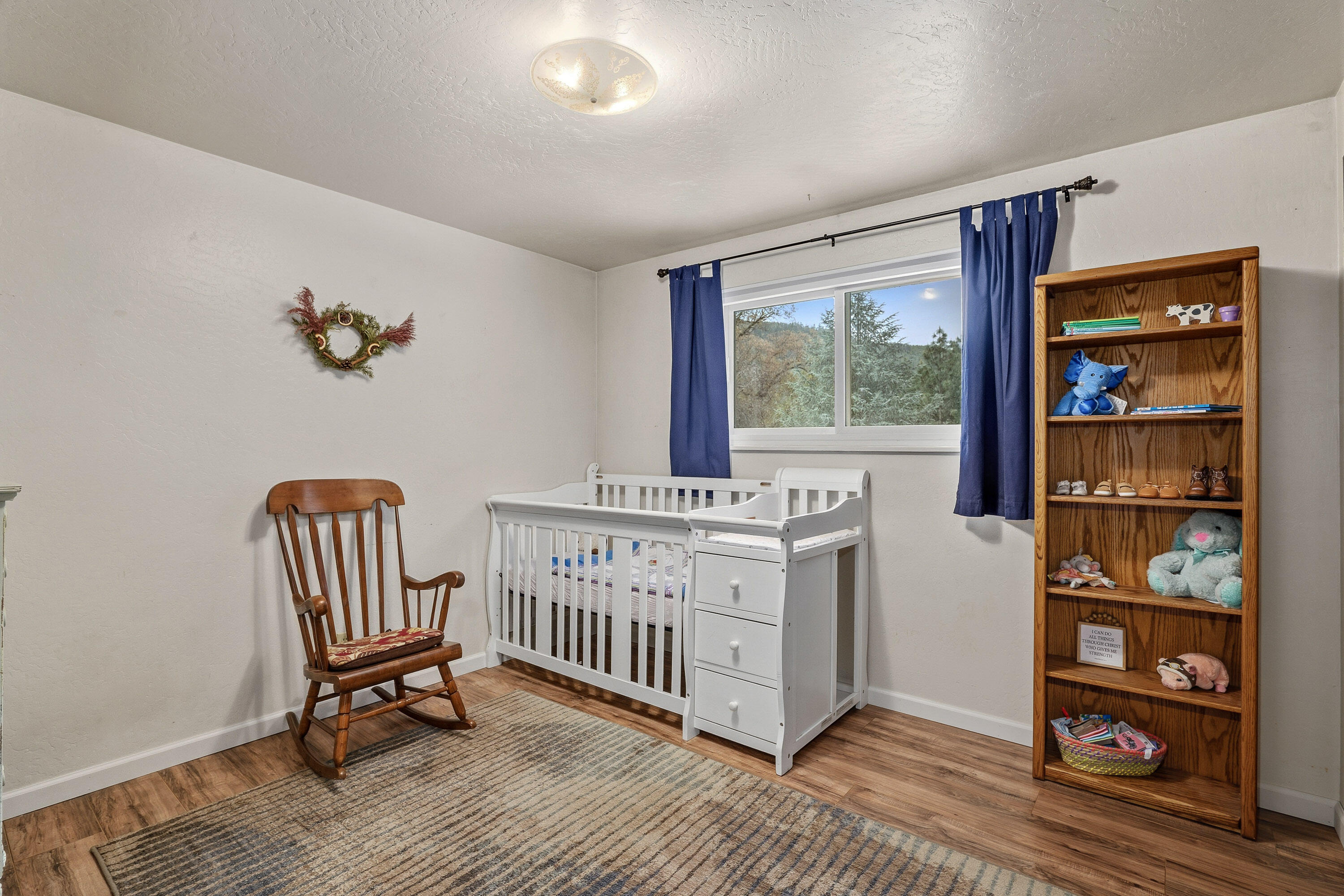 7680 Upper Applegate Road Jacksonville, OR 97530 - Photo 16 of 43 16