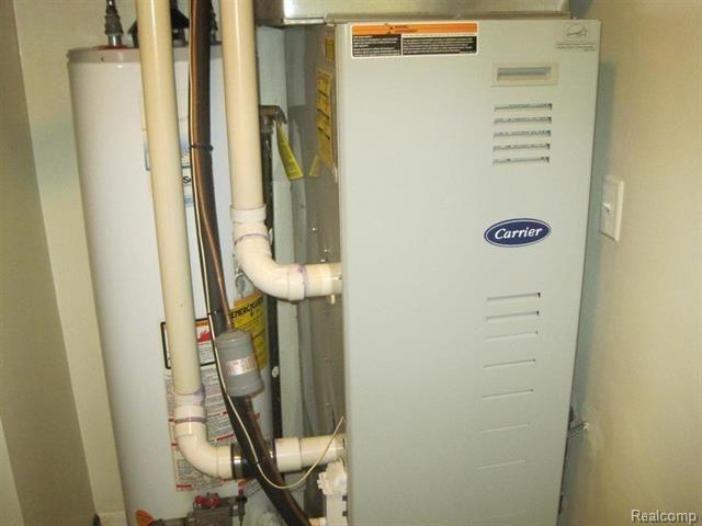 3155 Range Road Port Huron, MI 48060 - Photo 16 of 23 31213023-21.jpg