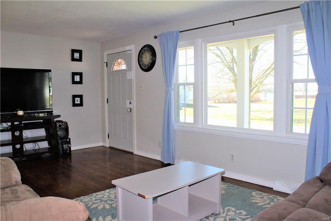236 Grand Avenue Waterloo, IL 62298 - Photo 12 of 32 Gallery Image 12