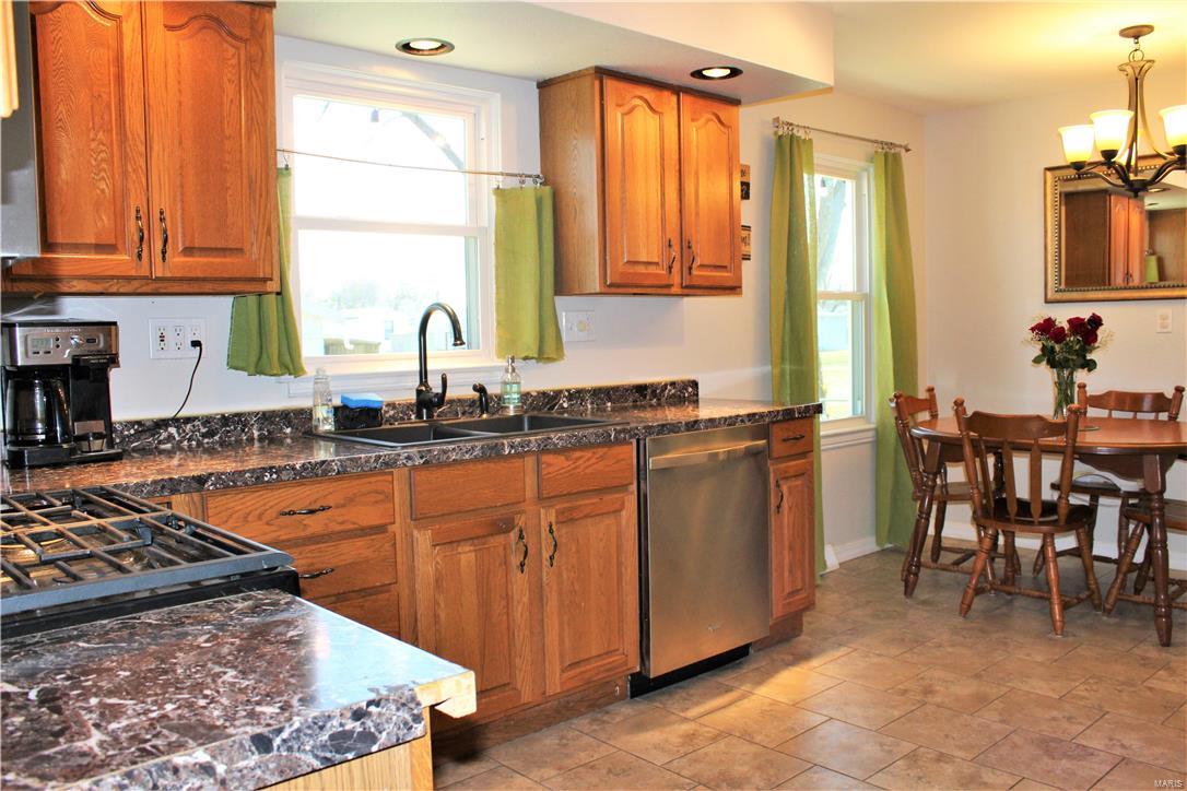 236 Grand Avenue Waterloo, IL 62298 - Photo 15 of 32 Gallery Image 15