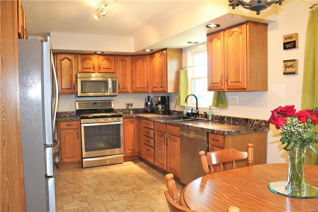 236 Grand Avenue Waterloo, IL 62298 - Photo 17 of 32 Gallery Image 17