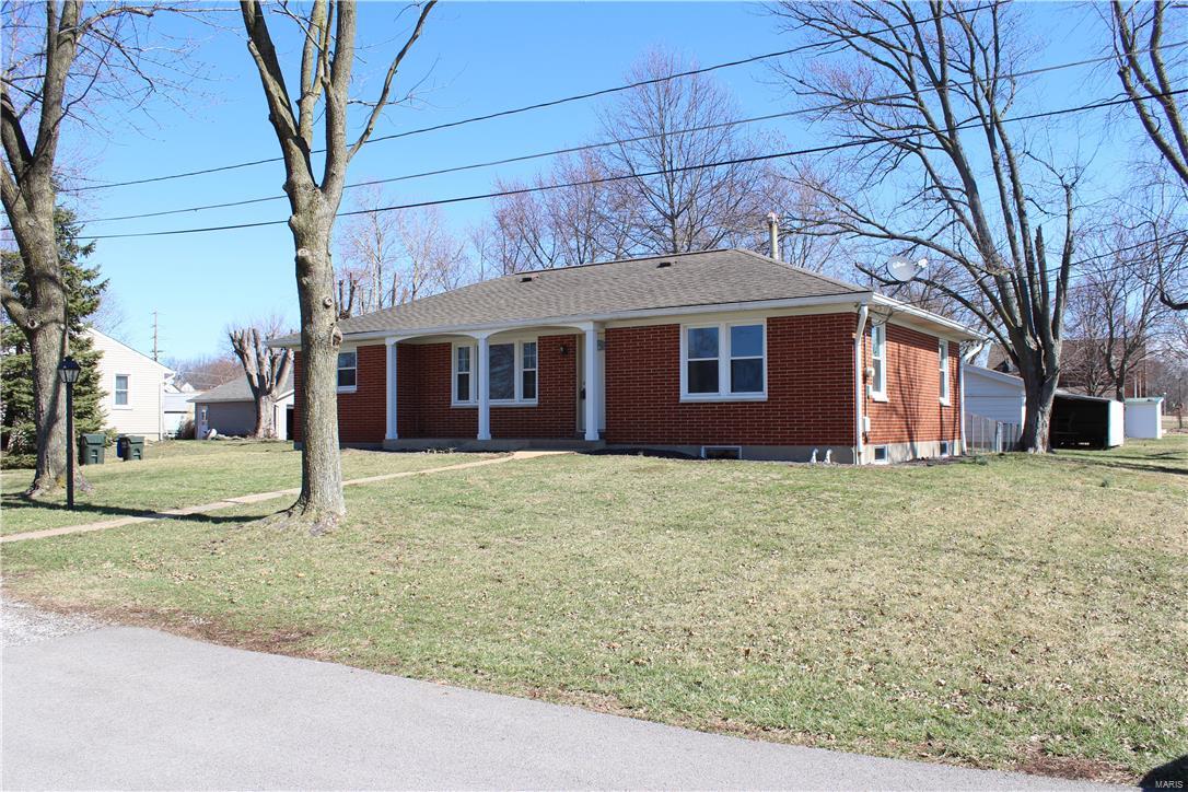 236 Grand Avenue Waterloo, IL 62298 - Photo 3 of 32 Gallery Image 3