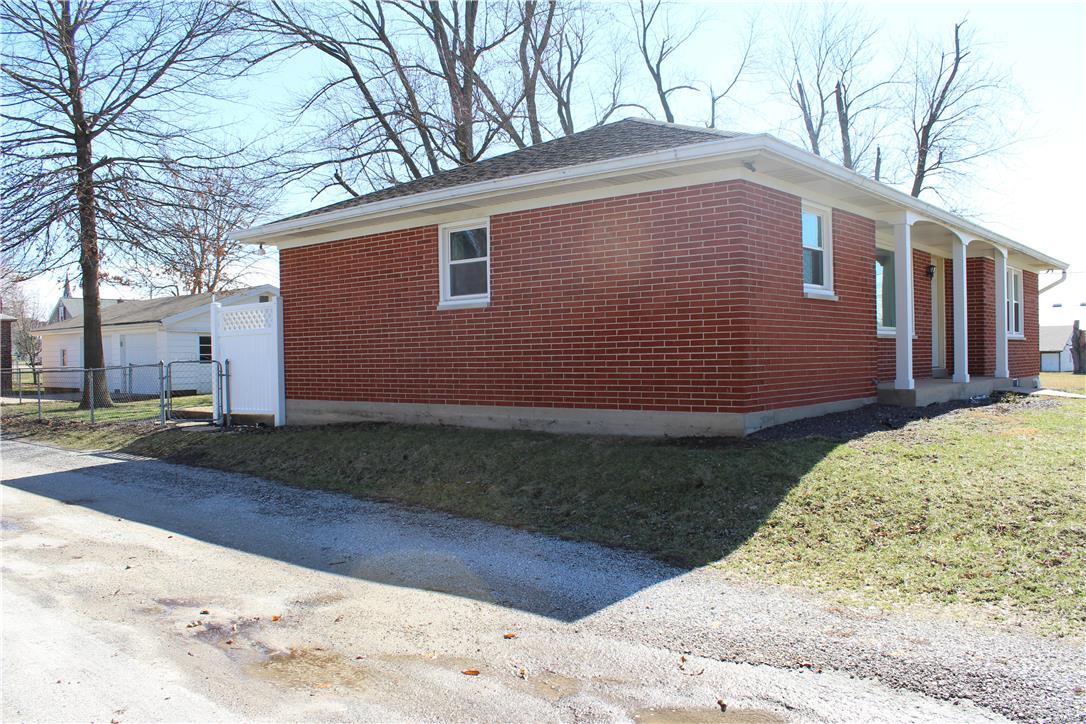 236 Grand Avenue Waterloo, IL 62298 - Photo 4 of 32 Gallery Image 4